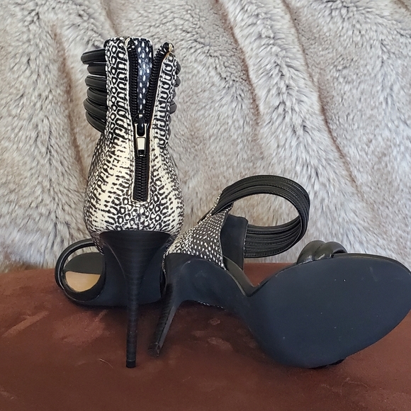 Just Fab MAIA 4 Inch Stilleto - Picture 3 of 4